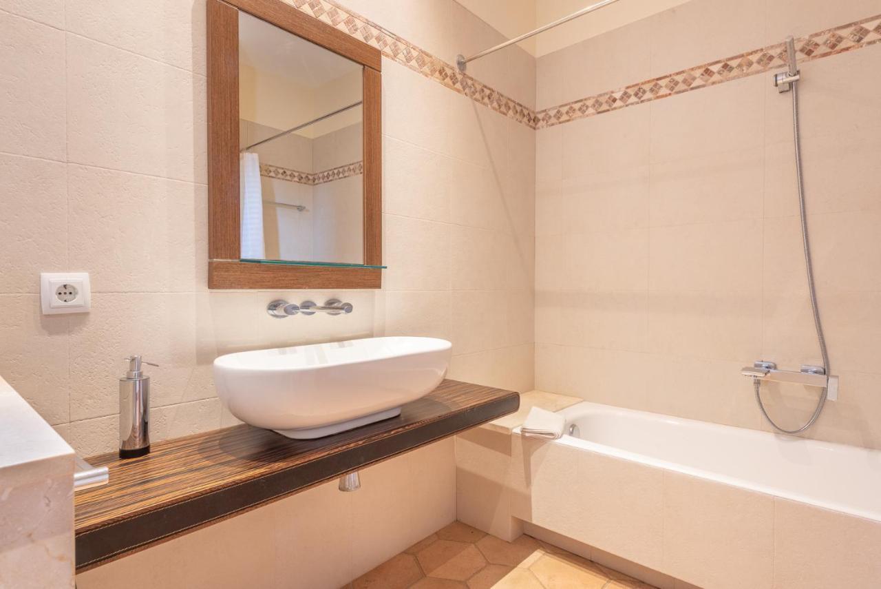 Villa Sa Bassa Des Castellet By Mallorca House Rent Llombarts