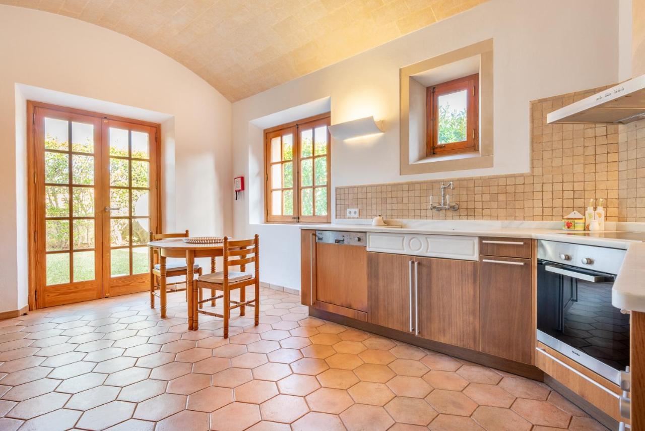 Villa Sa Bassa Des Castellet By Mallorca House Rent Llombarts